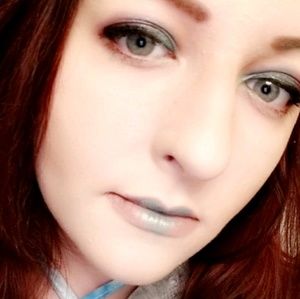 Meet your Posher, Isabel